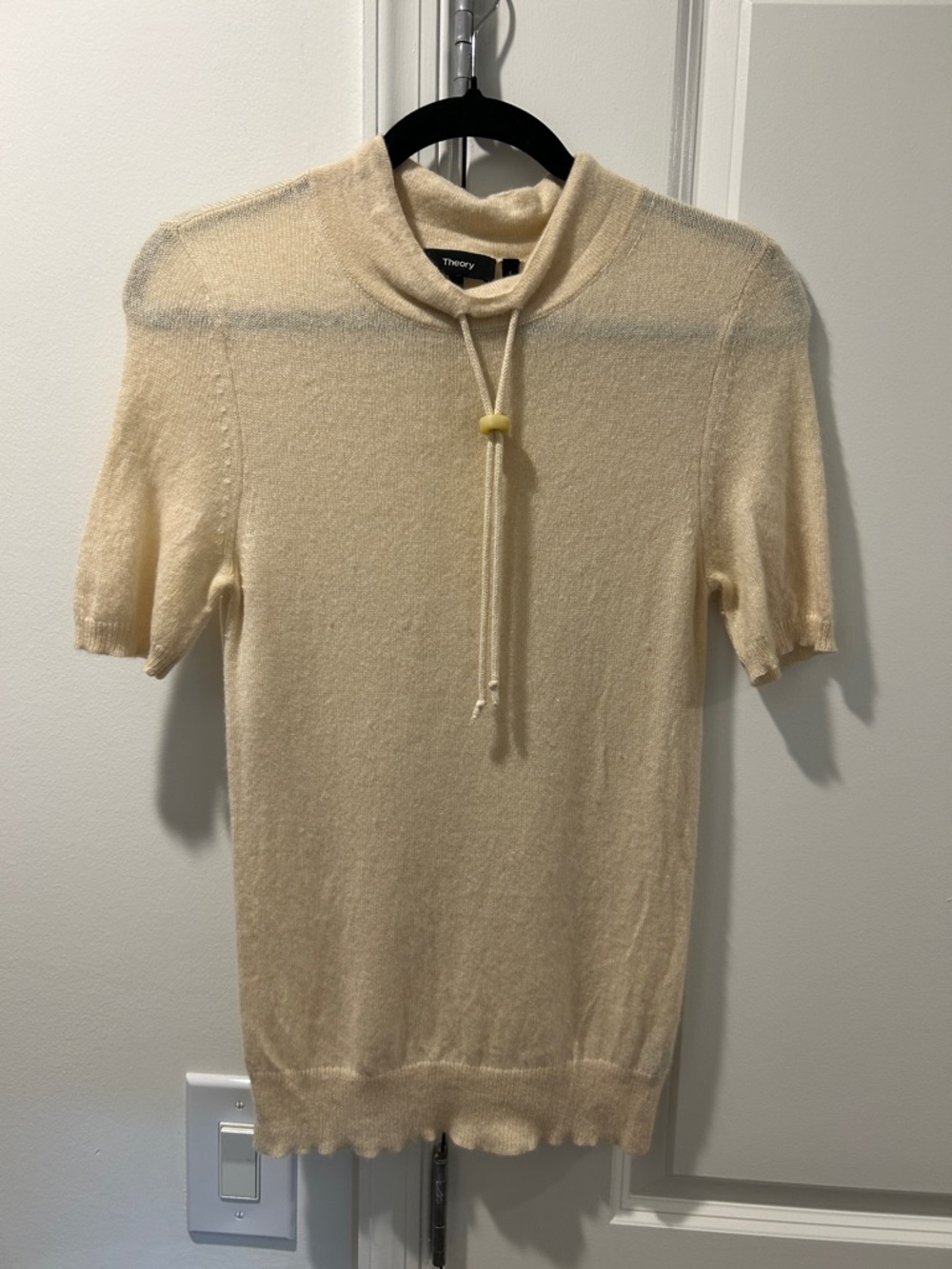 Theory Cream Short-Sleeve Cashmere Sweater with Drawstring